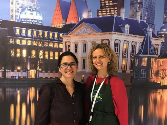Barbara Menezes & Lucinda Willshire, Slurping Soup co-authors, meet up at FIGT 2017